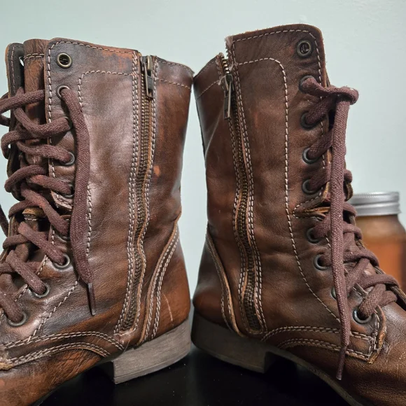 Vintage And Distressed Leather Steve Madden Combat Boots, Comfortable, Zipper - Picture 4 of 5